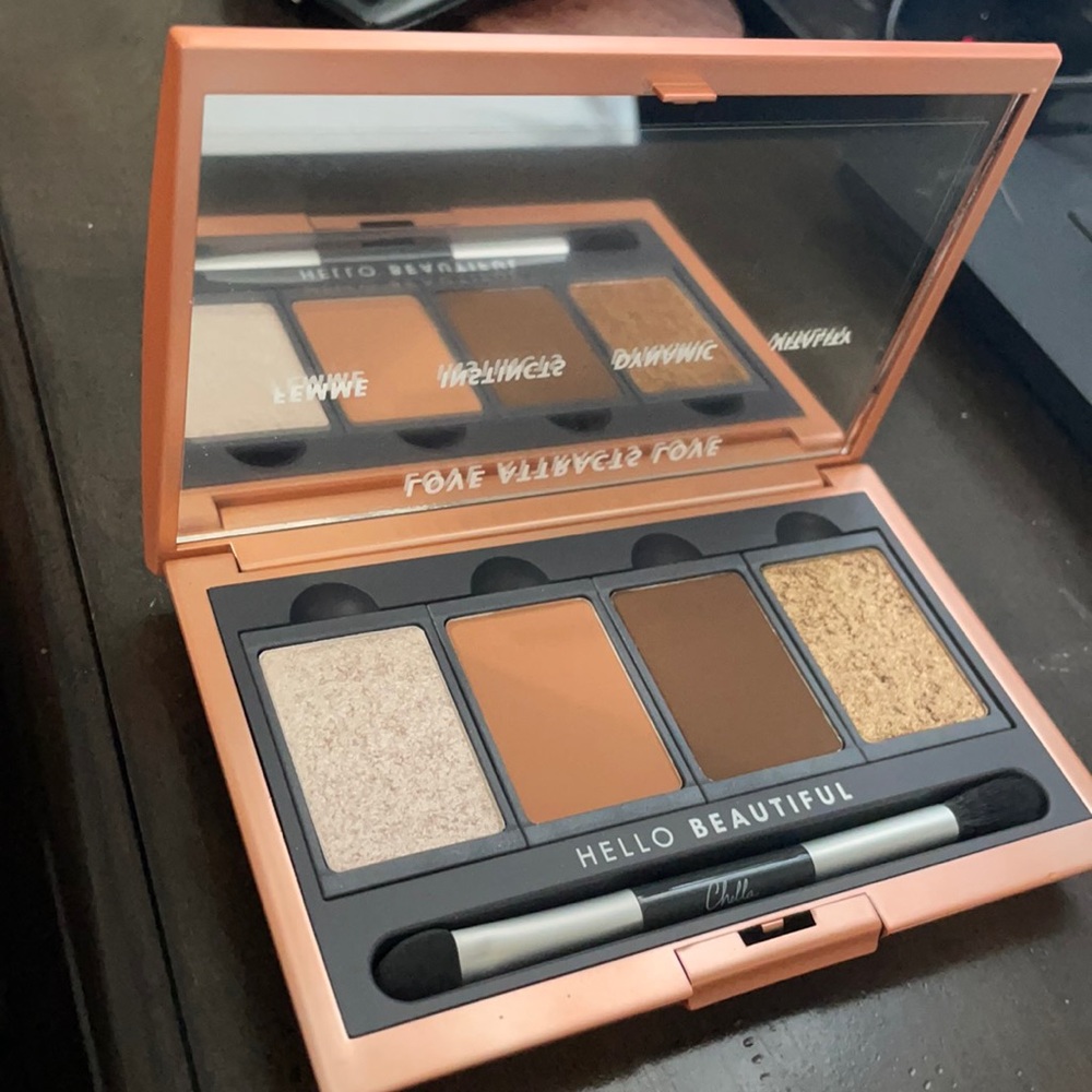 CHELLA eyeshadow